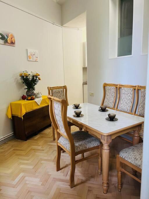Spacious 2 Bedrooms In The Center Of Jerevan Exteriör bild