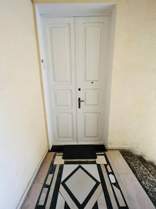 Spacious 2 Bedrooms In The Center Of Jerevan Exteriör bild