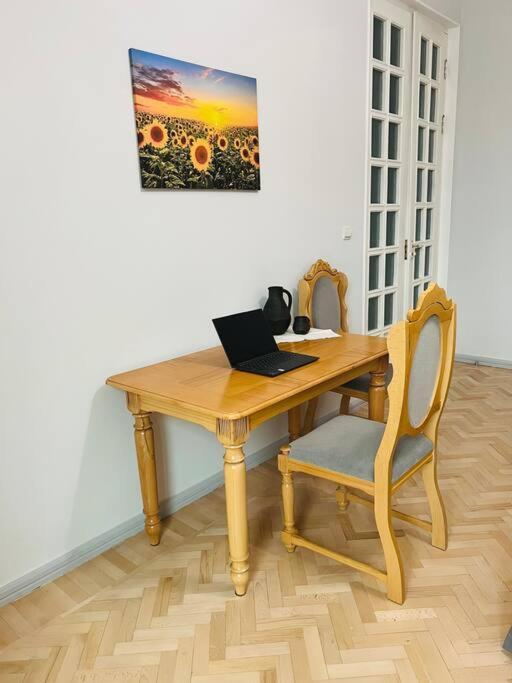 Spacious 2 Bedrooms In The Center Of Jerevan Exteriör bild