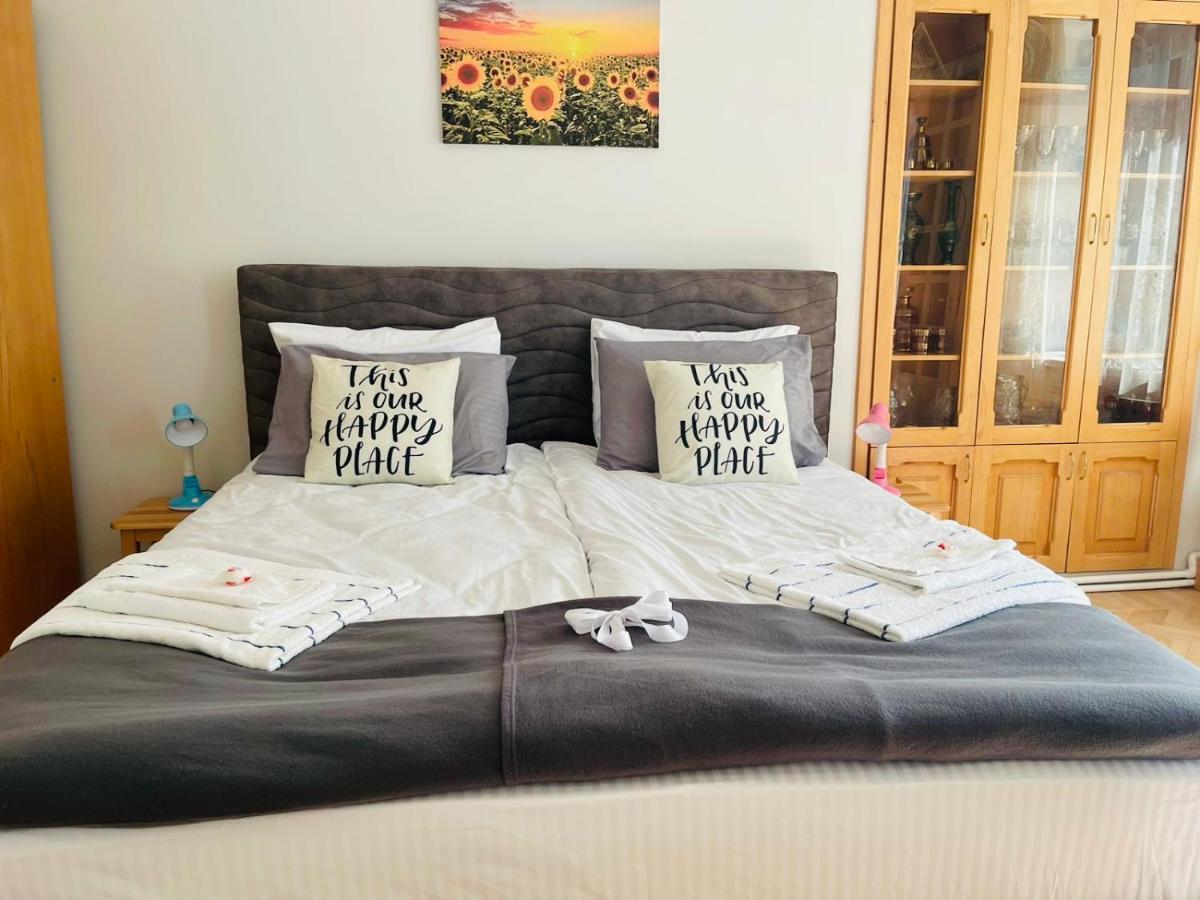 Spacious 2 Bedrooms In The Center Of Jerevan Exteriör bild