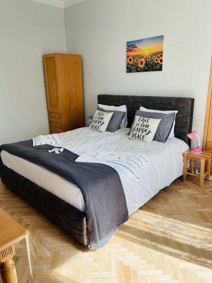 Spacious 2 Bedrooms In The Center Of Jerevan Exteriör bild