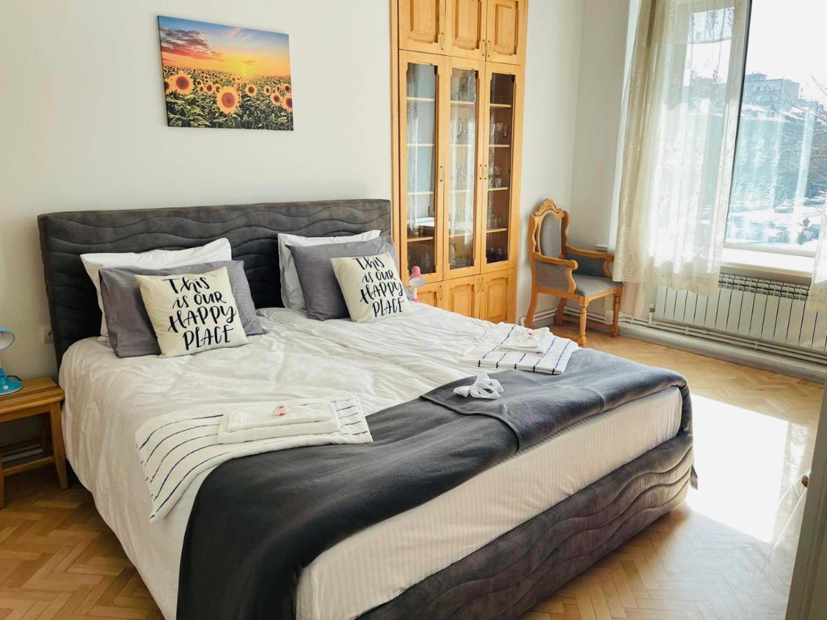 Spacious 2 Bedrooms In The Center Of Jerevan Exteriör bild