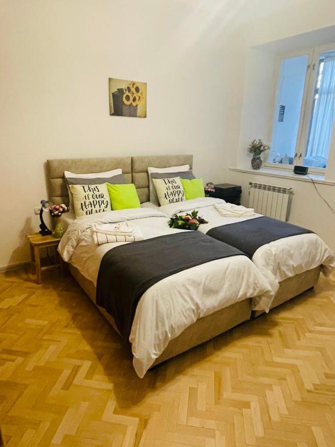 Spacious 2 Bedrooms In The Center Of Jerevan Exteriör bild
