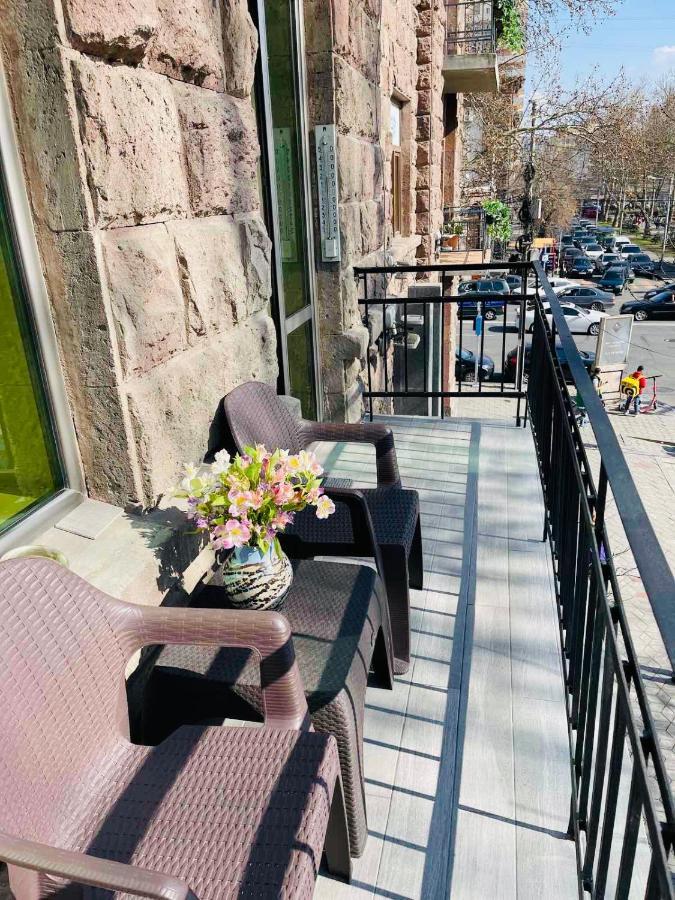 Spacious 2 Bedrooms In The Center Of Jerevan Exteriör bild